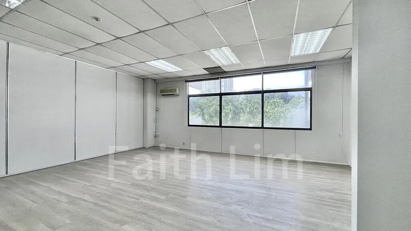Office for Rent: Manhattan House - Image 3