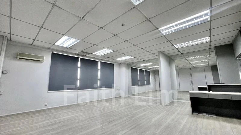 Office for Rent: Manhattan House - Image 5