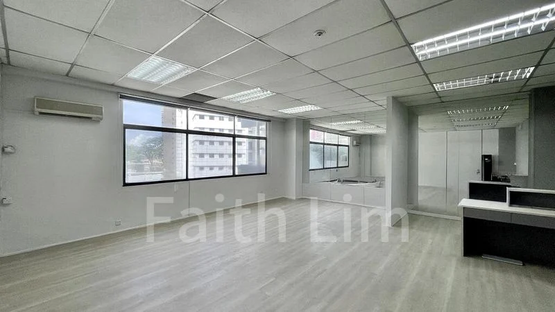 Office for Rent: Manhattan House - Image 1