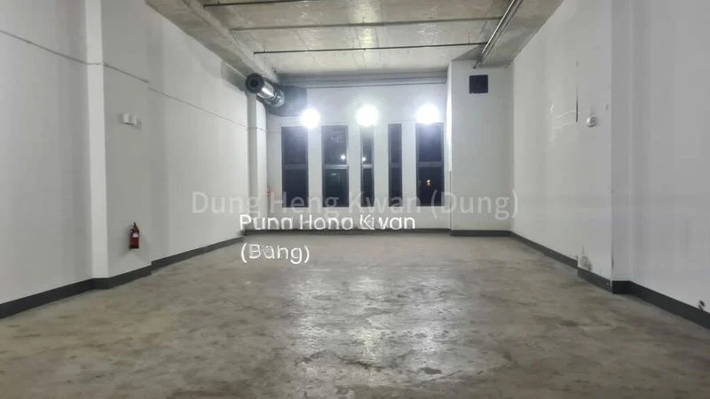 Light Industrial (B1) for Rent: Rare | Direct Access | 6m High Ceiling - Image 12