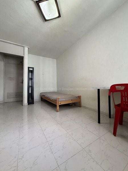 Master Room (HDB) for Rent in  118 Bishan Street 12 - Image 1