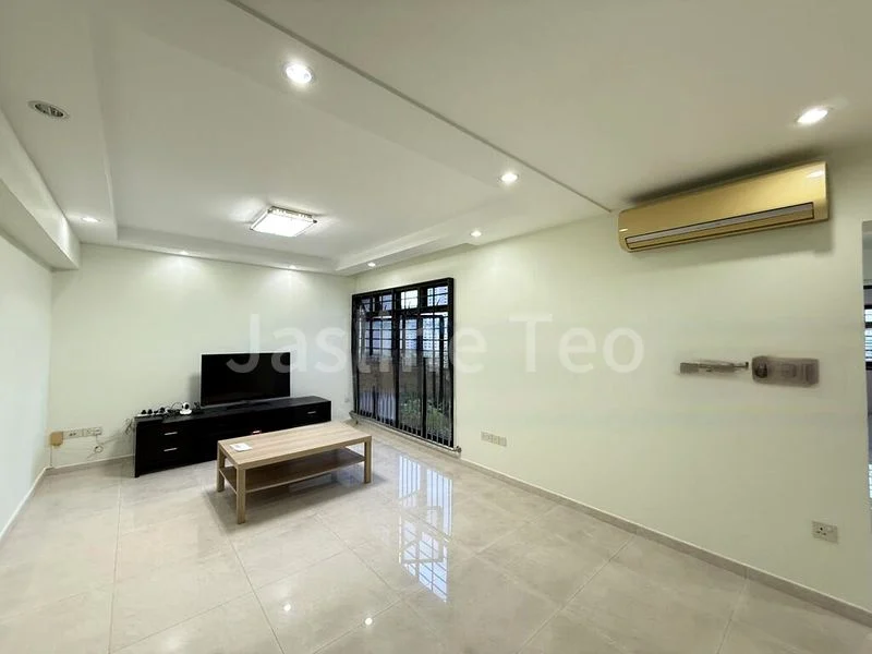 4 Room (4A) HDB for Rent in  461 Clementi Avenue 3 - Image 1
