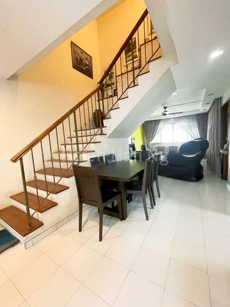 Maisonette HDB for Sale in  207 Choa Chu Kang Central - Image 2