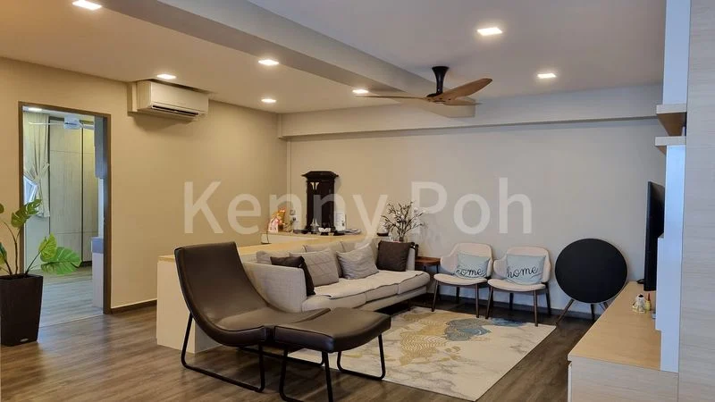 Executive HDB for Sale in  495E Tampines Street 43 - Image 1