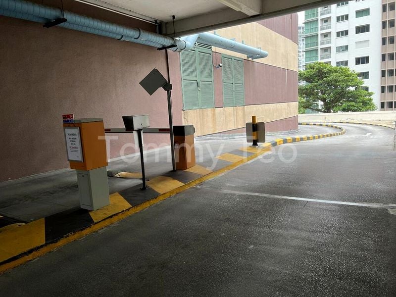 Shop / Shophouse for Rent: Roxy Square Shopping Centre - Image 2