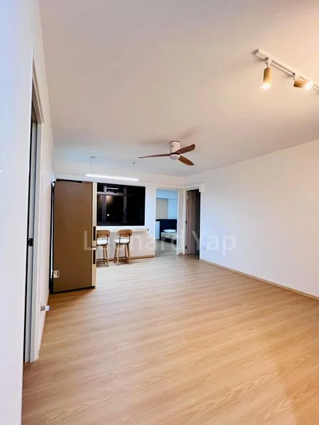 Common Room (HDB) for Rent in  589B Montreal Drive - Image 9