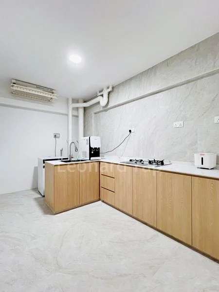 Common Room (HDB) for Rent in  589B Montreal Drive - Image 4