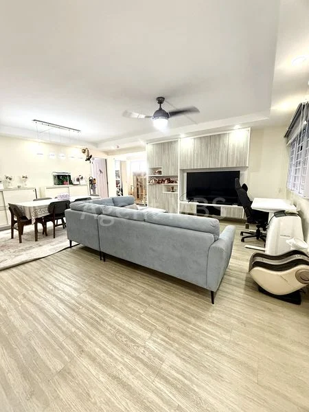 5 Room (5A) HDB for Sale in  391 Tampines Avenue 7 - Image 1