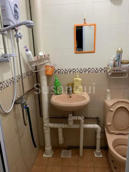 Common Room (HDB) for Rent in  363 Hougang Avenue 5 - Image 4