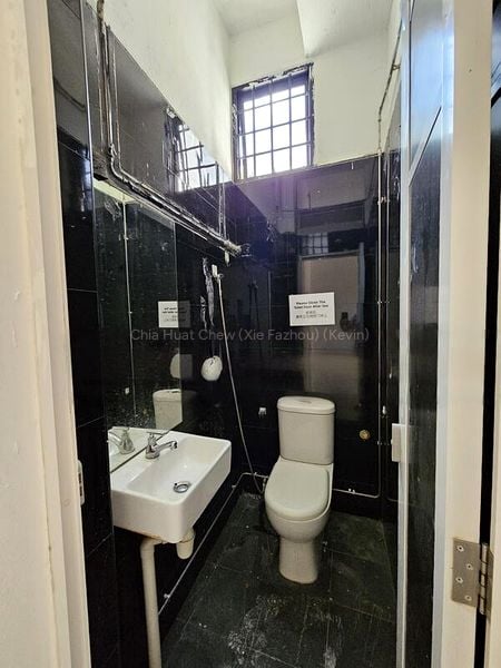 Shop / Shophouse for Rent: 705 Ang Mo Kio Avenue 8 - Image 2