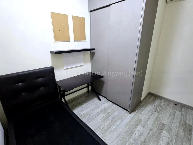 2 Bed Condo for Sale in Lakeville - Image 1