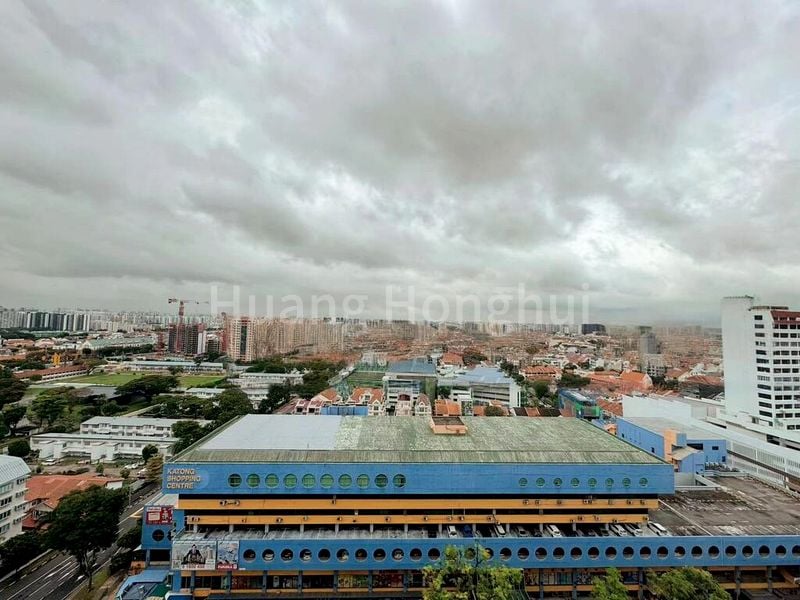 4 Bed Condo for Rent in  The Shore Residences - Image 8