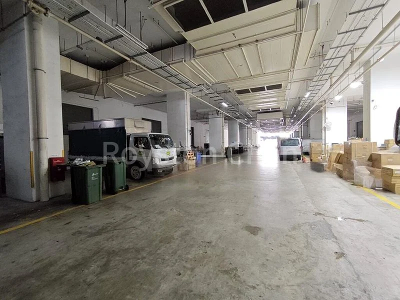 Light Industrial (B1) for Sale: North View Bizhub - Image 2