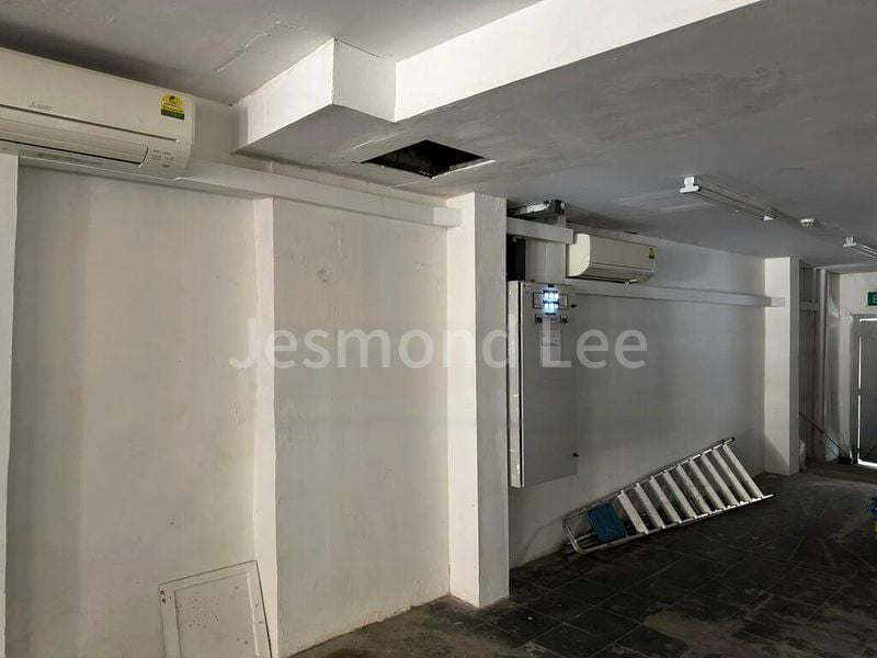 Shop / Shophouse for Rent: 3 Adjoining 2-Storey Shophouses, near Bugis MRT; Ideal for F&B in D7 - Image 6