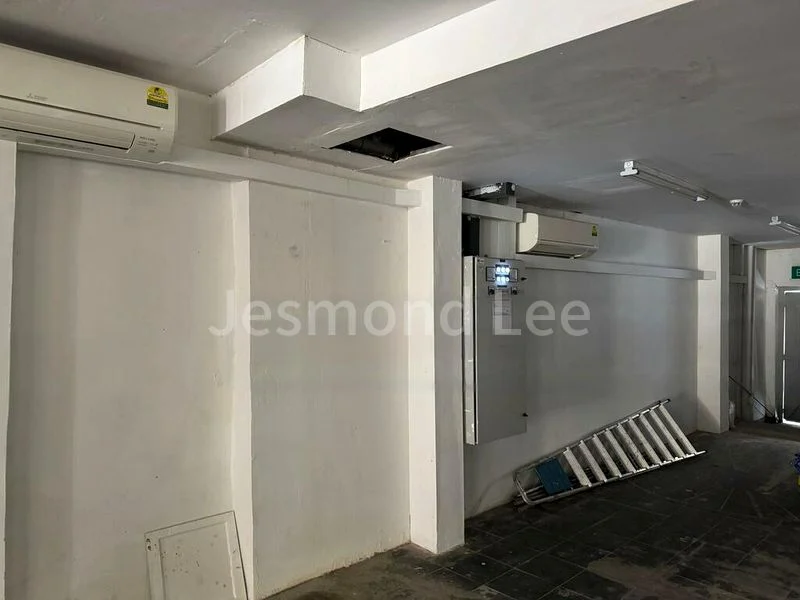 Shop / Shophouse for Rent: 3 Adjoining 2-Storey Shophouses, near Bugis MRT; Ideal for F&B in D7 - Image 6