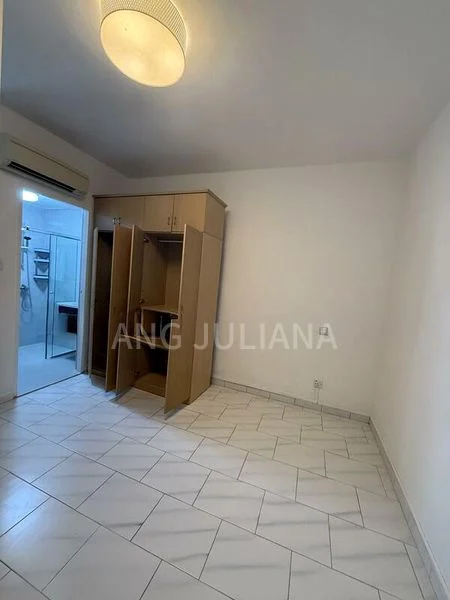 5 Bed Terraced House (Landed) for Rent in  Shamrock Park - Image 5