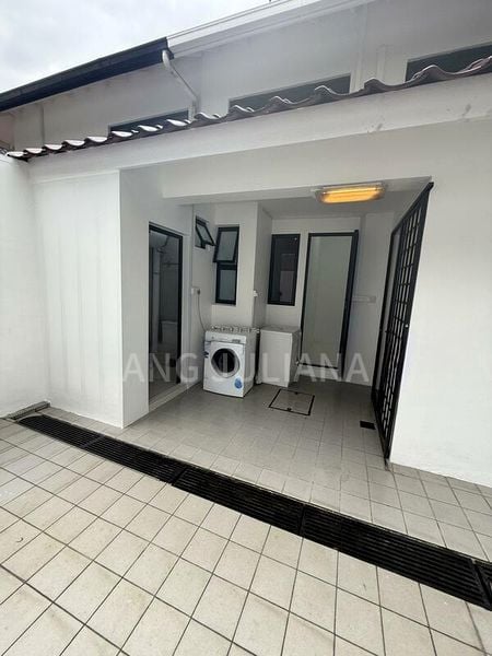 5 Bed Terraced House (Landed) for Rent in  Shamrock Park - Image 8