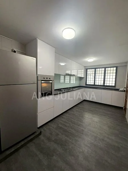 5 Bed Terraced House (Landed) for Rent in  Shamrock Park - Image 7