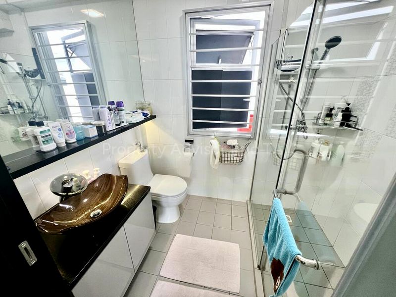 5 Room (5I) HDB for Sale in  677B Yishun Ring Road - Image 10