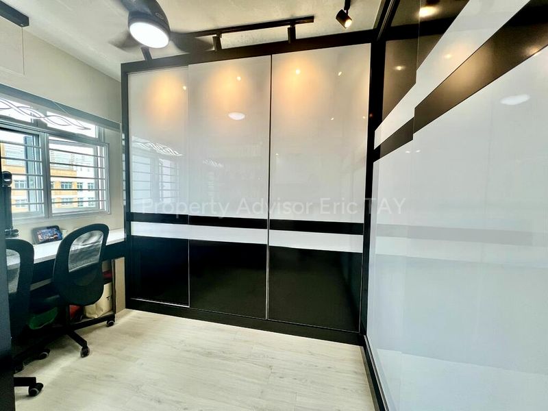 5 Room (5I) HDB for Sale in  677B Yishun Ring Road - Image 13