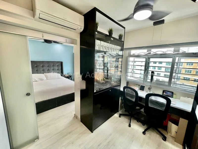 5 Room (5I) HDB for Sale in  677B Yishun Ring Road - Image 12