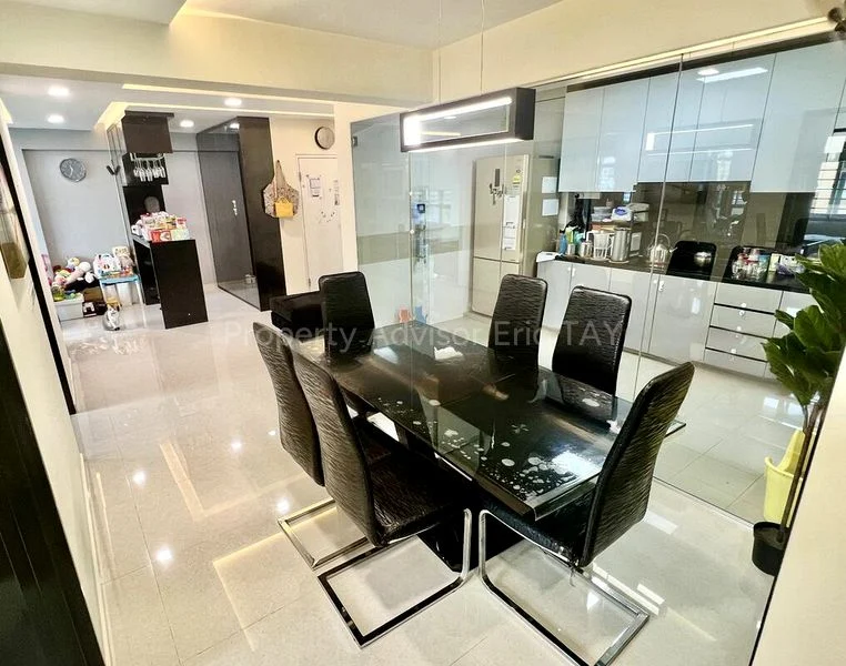 5 Room (5I) HDB for Sale in  677B Yishun Ring Road - Image 8
