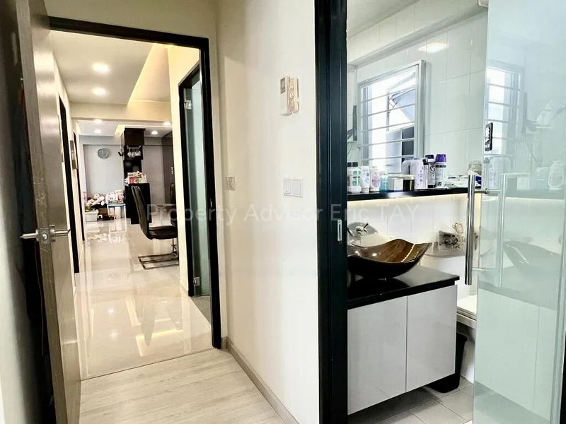 5 Room (5I) HDB for Sale in  677B Yishun Ring Road - Image 14