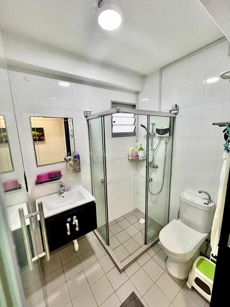 5 Room (5I) HDB for Sale in  677B Yishun Ring Road - Image 3