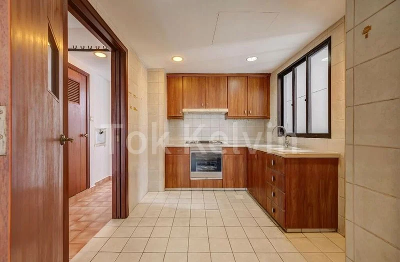 3 Bed Condo for Sale in  The Mayfair - Image 3