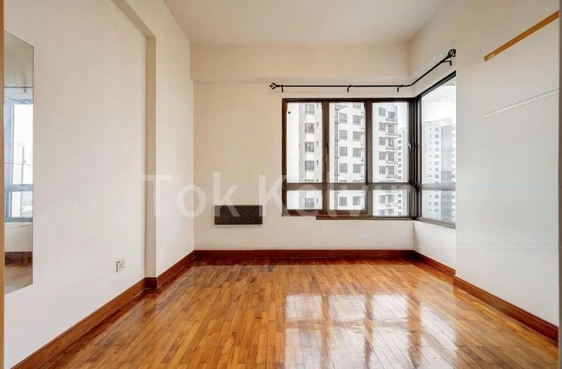 3 Bed Condo for Sale in  The Mayfair - Image 7