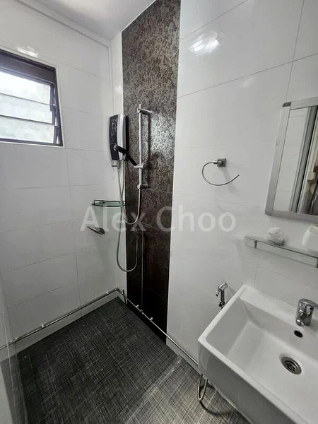 3 Room (3NG) HDB for Rent in  645 Hougang Avenue 8 - Image 3
