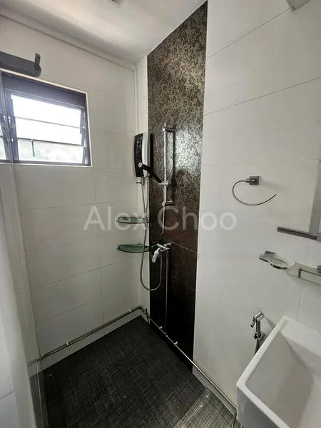 3 Room (3NG) HDB for Rent in  645 Hougang Avenue 8 - Image 5