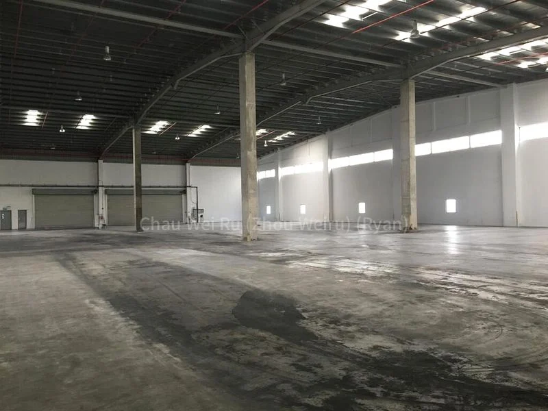 Warehouse for Rent: 8m Clearance | 4 Bays in West Coast Area - Image 1