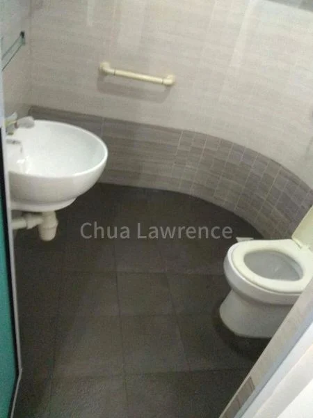 Common Room (HDB) for Rent in  325 Hougang Avenue 7 - Image 2