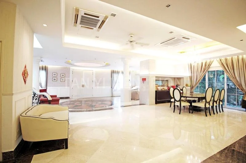 6 Bed Bungalow (Landed) for Sale in  Chiltern Drive - Image 2