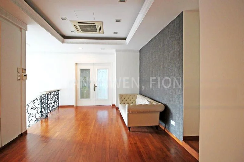 6 Bed Bungalow (Landed) for Sale in  Chiltern Drive - Image 6