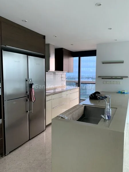 4 Bed Condo for Rent in  Marina Bay Residences - Image 14