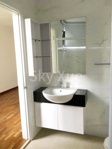 5 Bed Apartment (Condo) for Sale in  The Vantage - Image 11