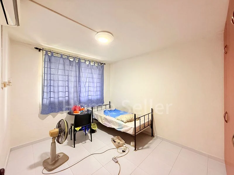 4 Room (4S) HDB for Sale in 341 Ubi Avenue 1 - Image 2