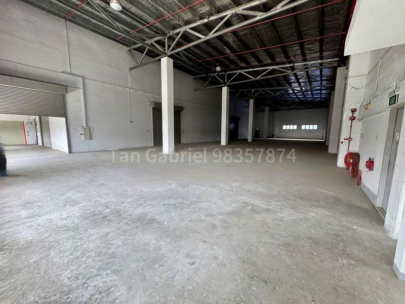 Warehouse for Rent: Ceiling 7.5m I 8 Loading Bays I Warehouse - Image 2