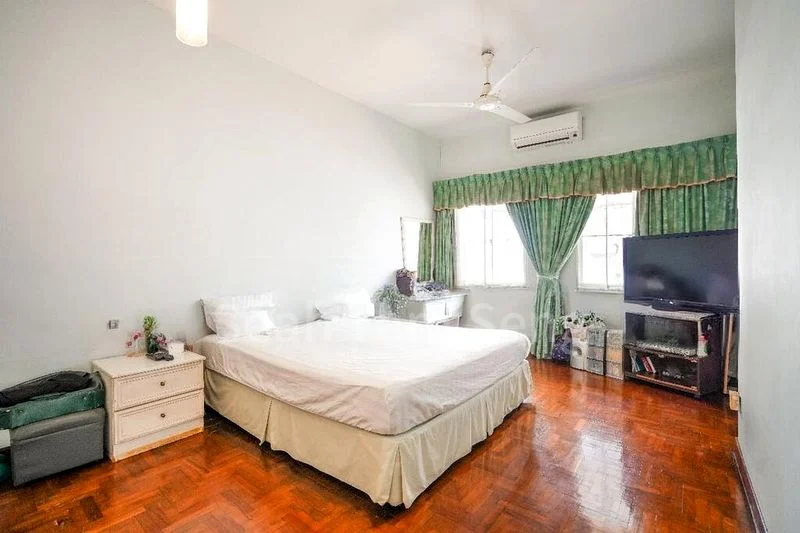 4 Bed Semi-Detached House (Landed) for Sale in  Picardy Gardens - Image 3