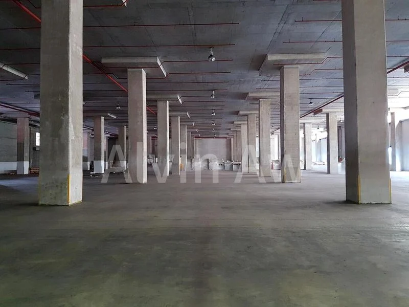 Warehouse for Rent: Jurong High-Ceiling Warehouse - Near Jurong Island, Dock Levellers - Image 6