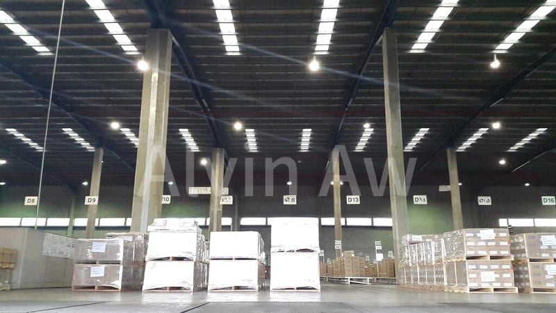 Warehouse for Rent: Jurong High-Ceiling Warehouse - Near Jurong Island, Dock Levellers - Image 1