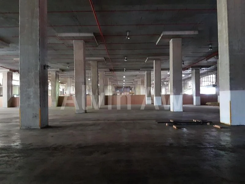 Warehouse for Rent: Jurong High-Ceiling Warehouse - Near Jurong Island, Dock Levellers - Image 3