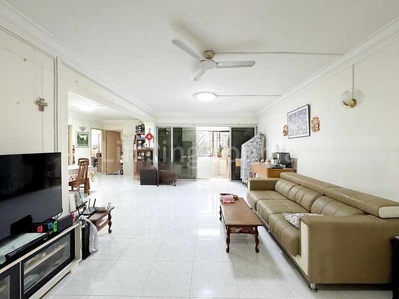 Executive HDB for Sale in  330 Tampines Street 32 - Image 16