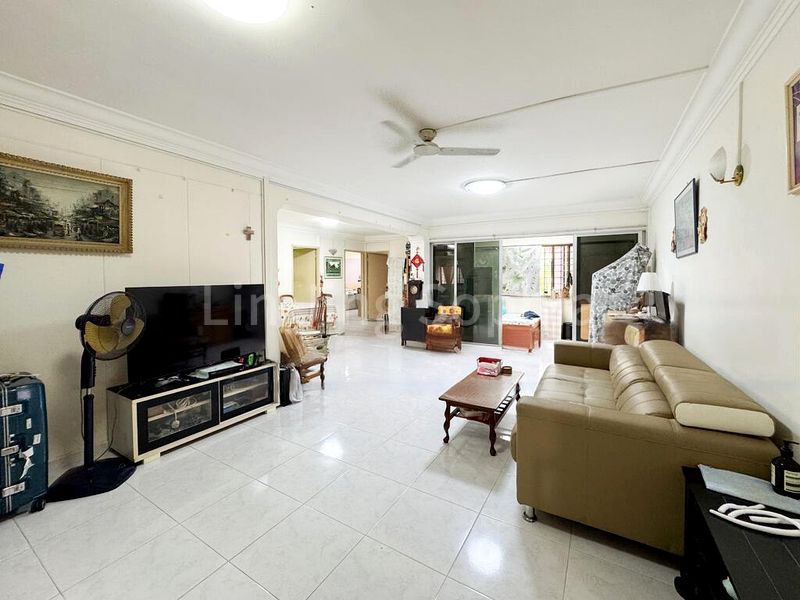 Executive HDB for Sale in  330 Tampines Street 32 - Image 17