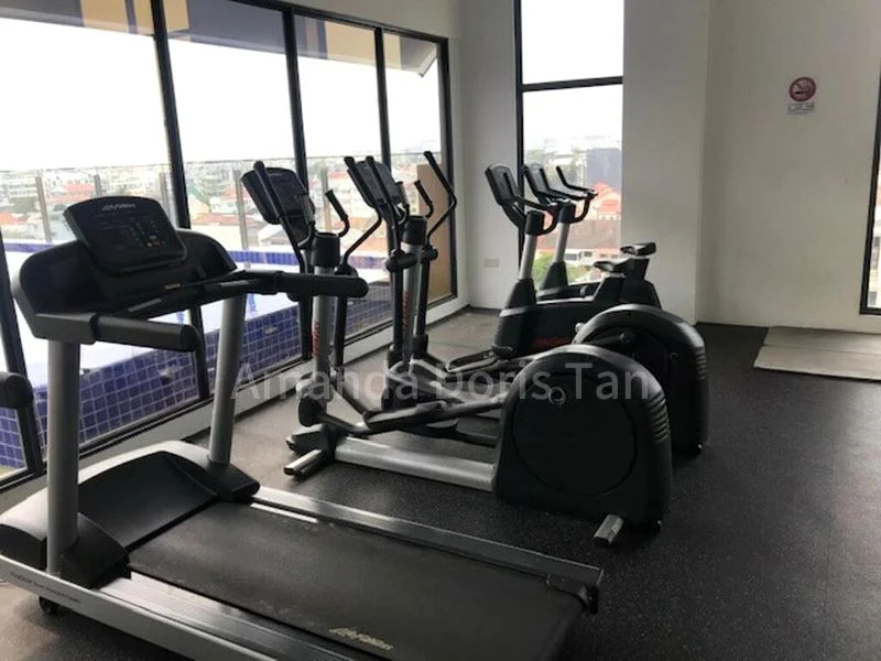 Office for Rent: Inexpensive renovated office with gym & pool | fully refurbished | ideal for owner use - Image 1