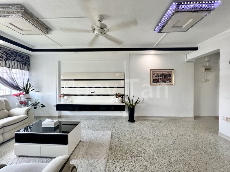 5 Room (5STD) HDB for Rent in 43 Marine Crescent - Image 2