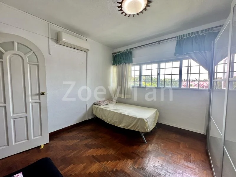 5 Room (5STD) HDB for Rent in 43 Marine Crescent - Image 5
