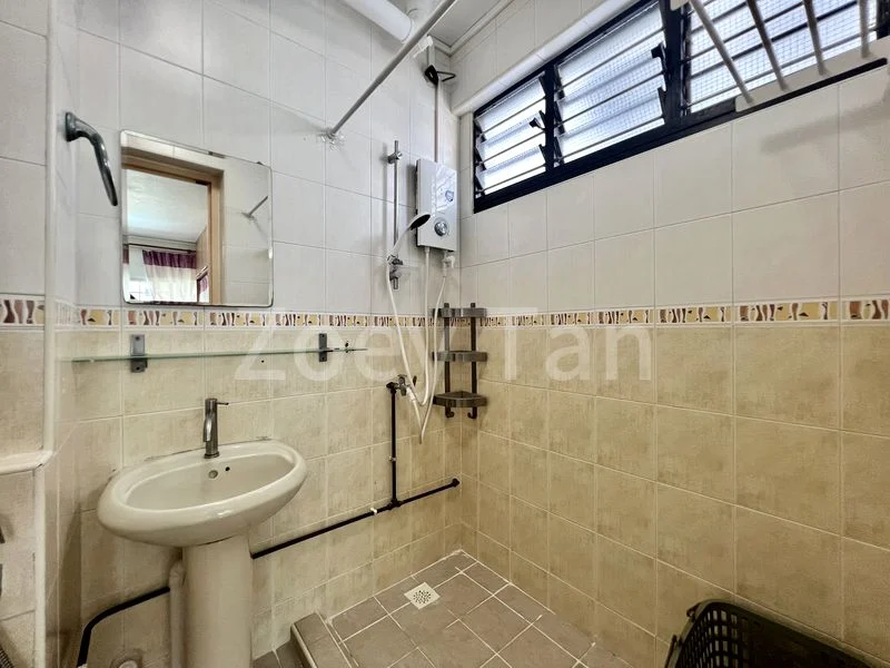 5 Room (5STD) HDB for Rent in 43 Marine Crescent - Image 9